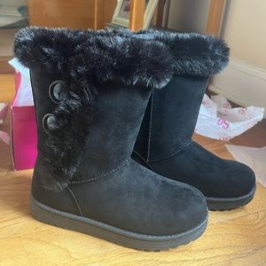 So New Women’s black booties size 6.5